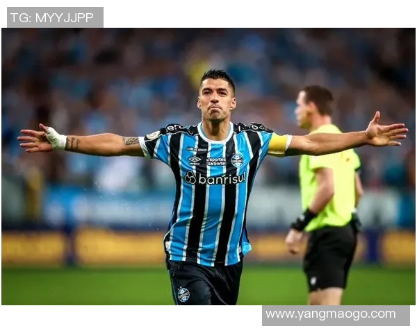 苏亚雷斯因伤缺席数周，巴萨球迷为其祈福